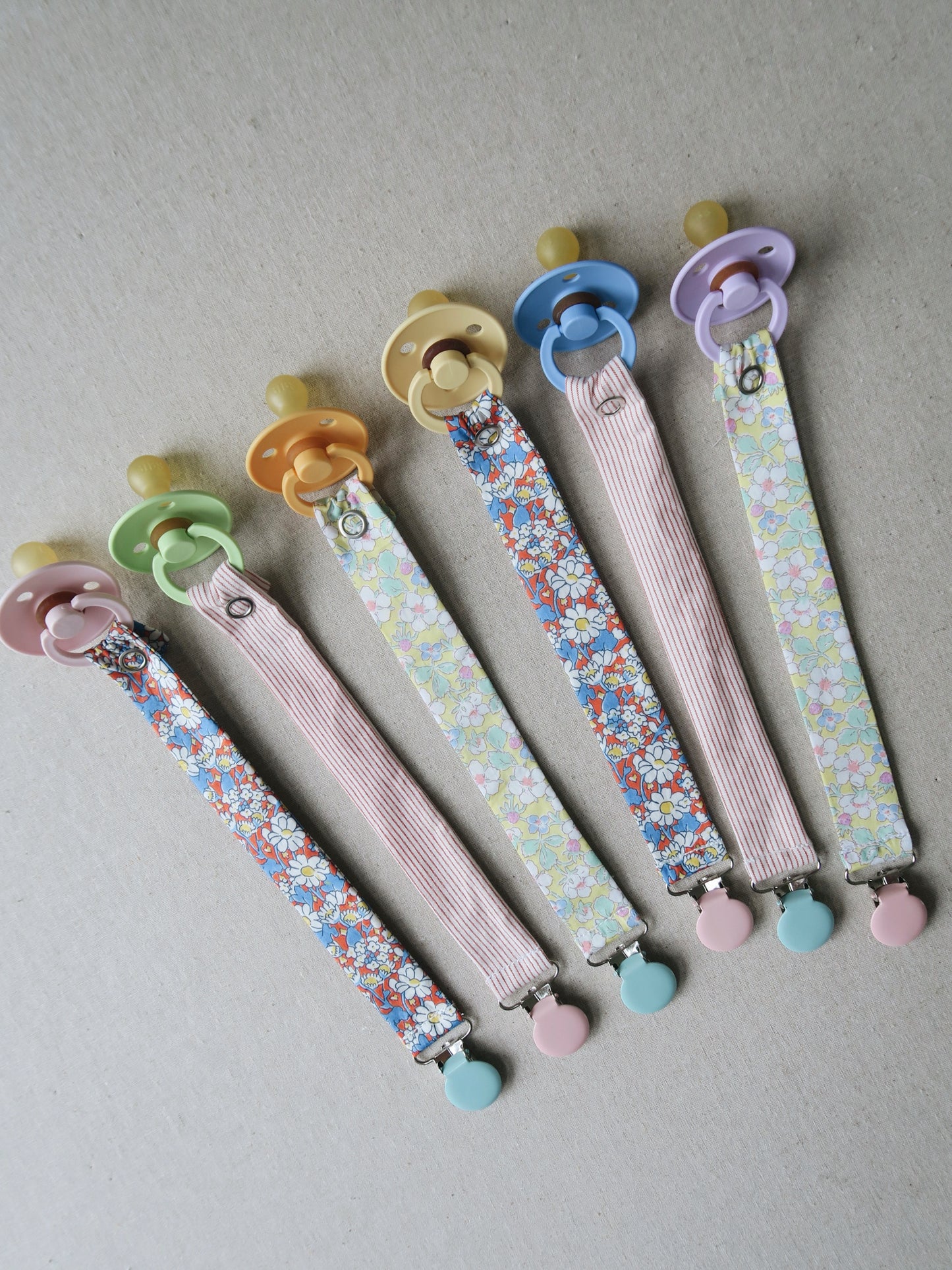 Poppel - Pacifier clip - Liberty Paysanne blossom