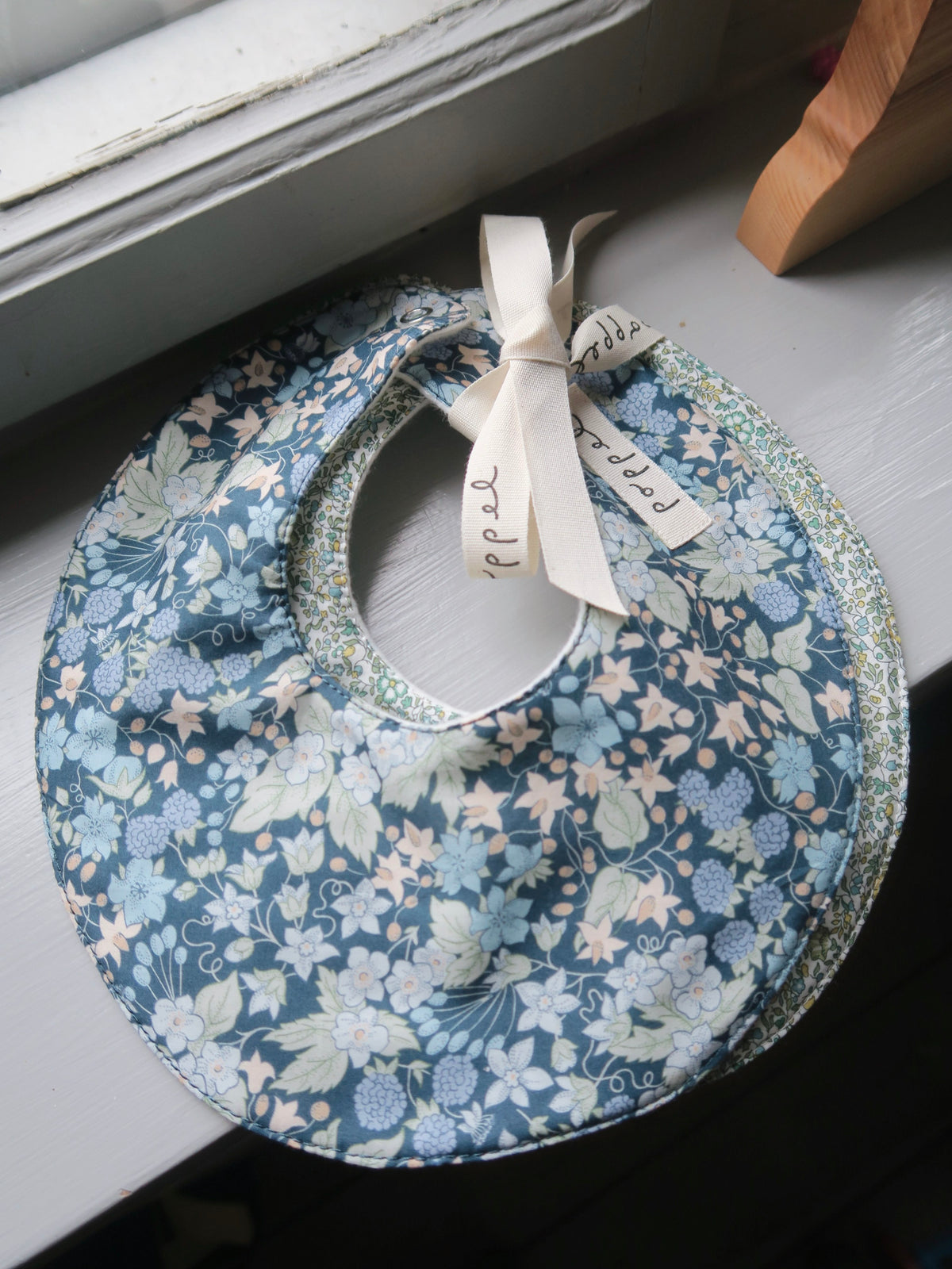 Poppel - Bib - Liberty Betsy