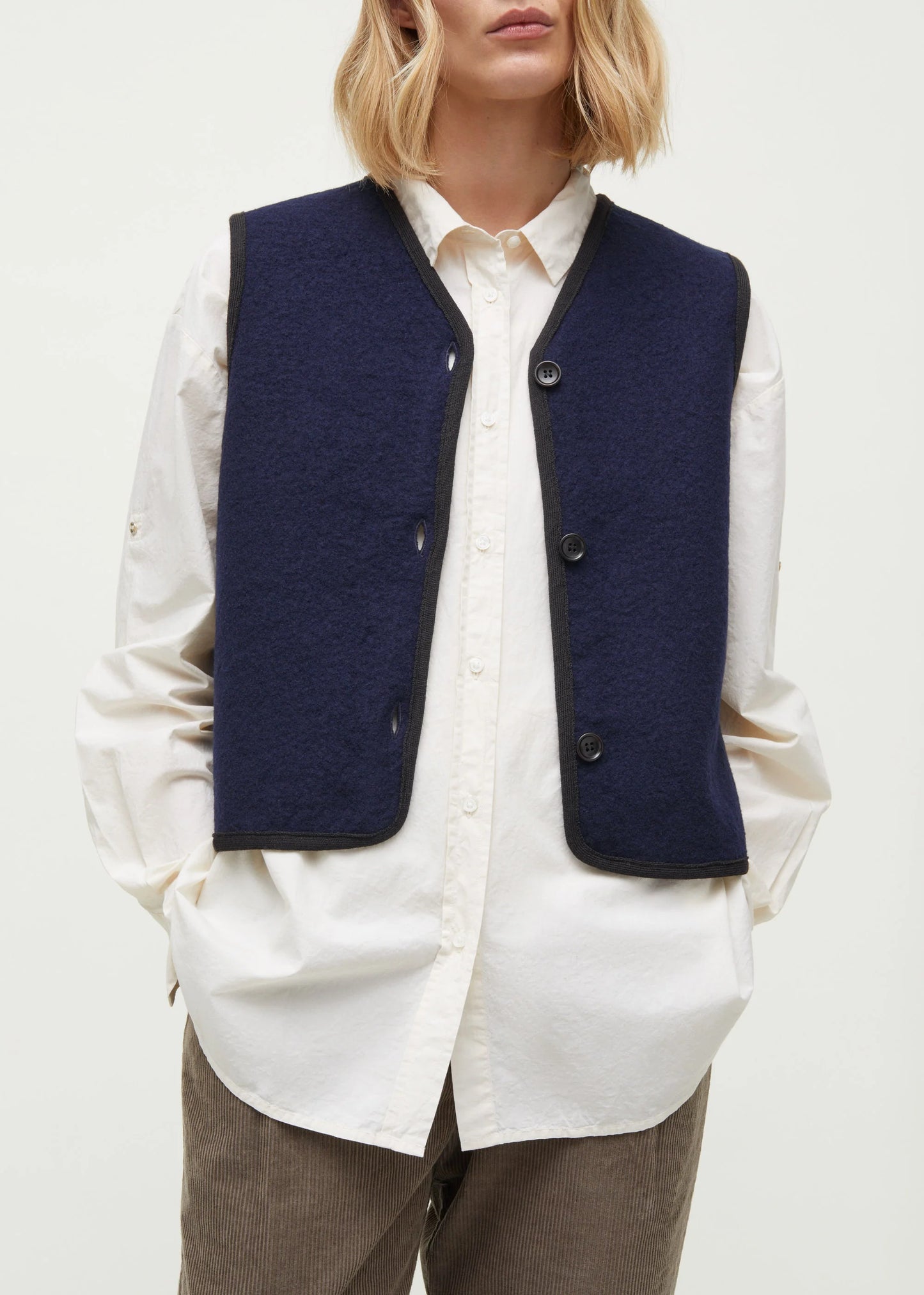 Aiayu - Hilda wool vest - Navy