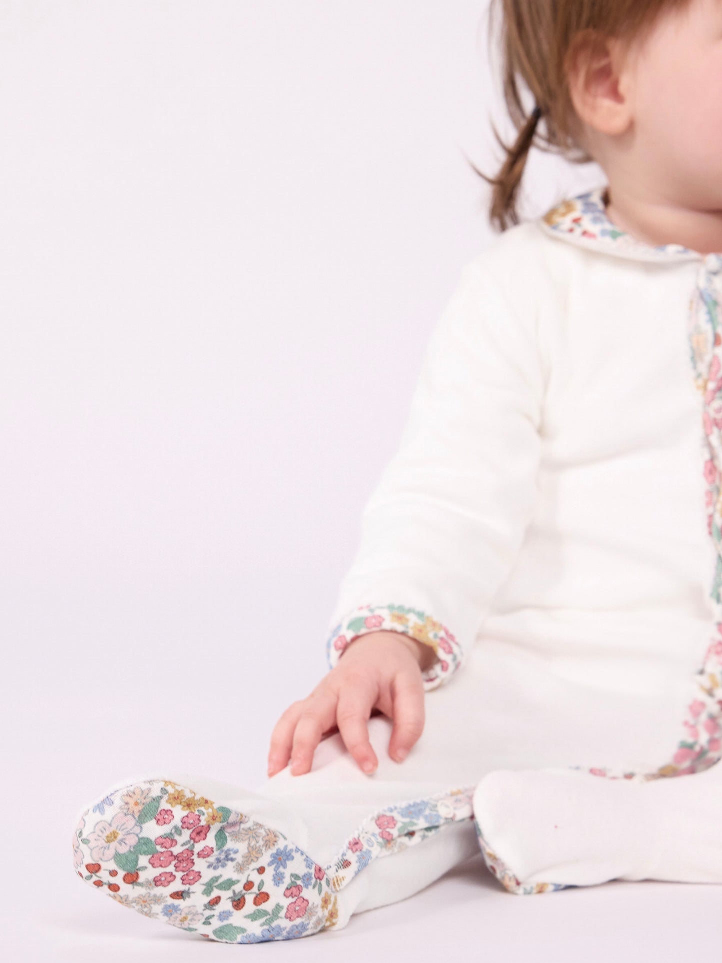 Petit Bateau - Sleepsuit - White w. flower details