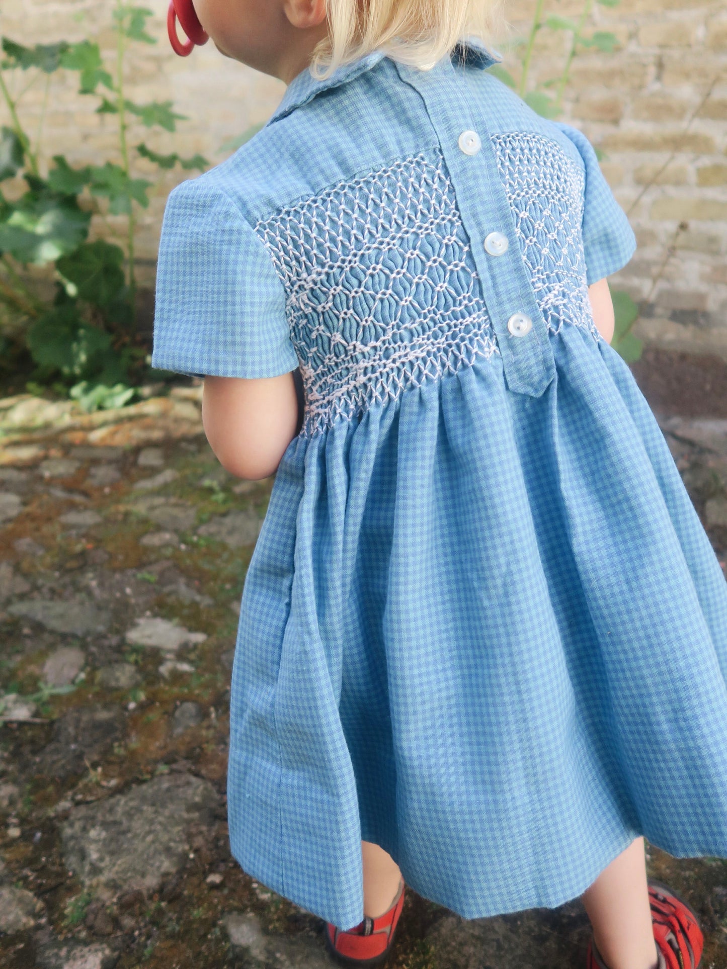 Poppel Pre-loved - Ternet kjole m. smock - str. 1-2 år
