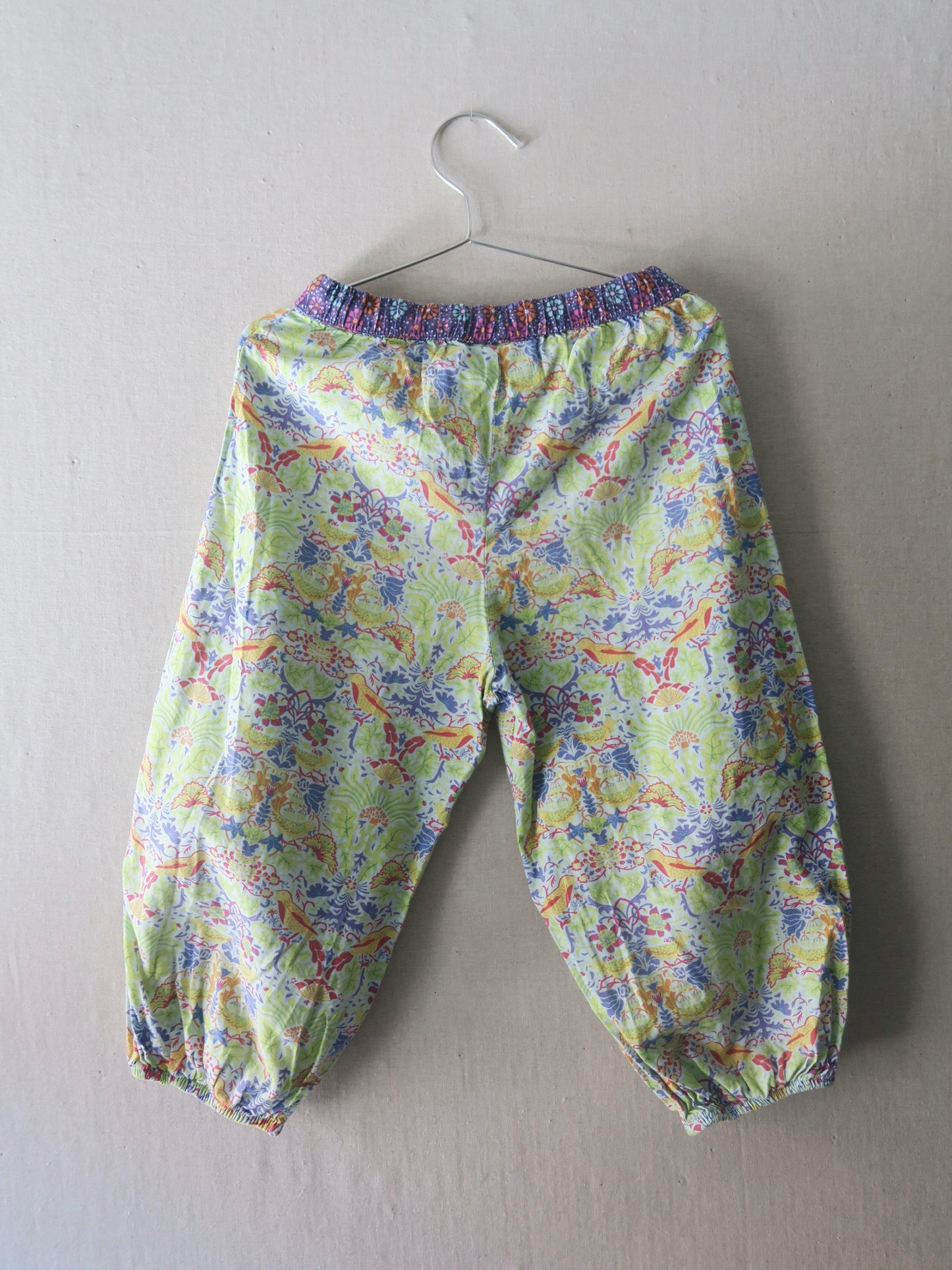 Poppel Pre-loved - Mønstrede bukser - str. 3-4 år