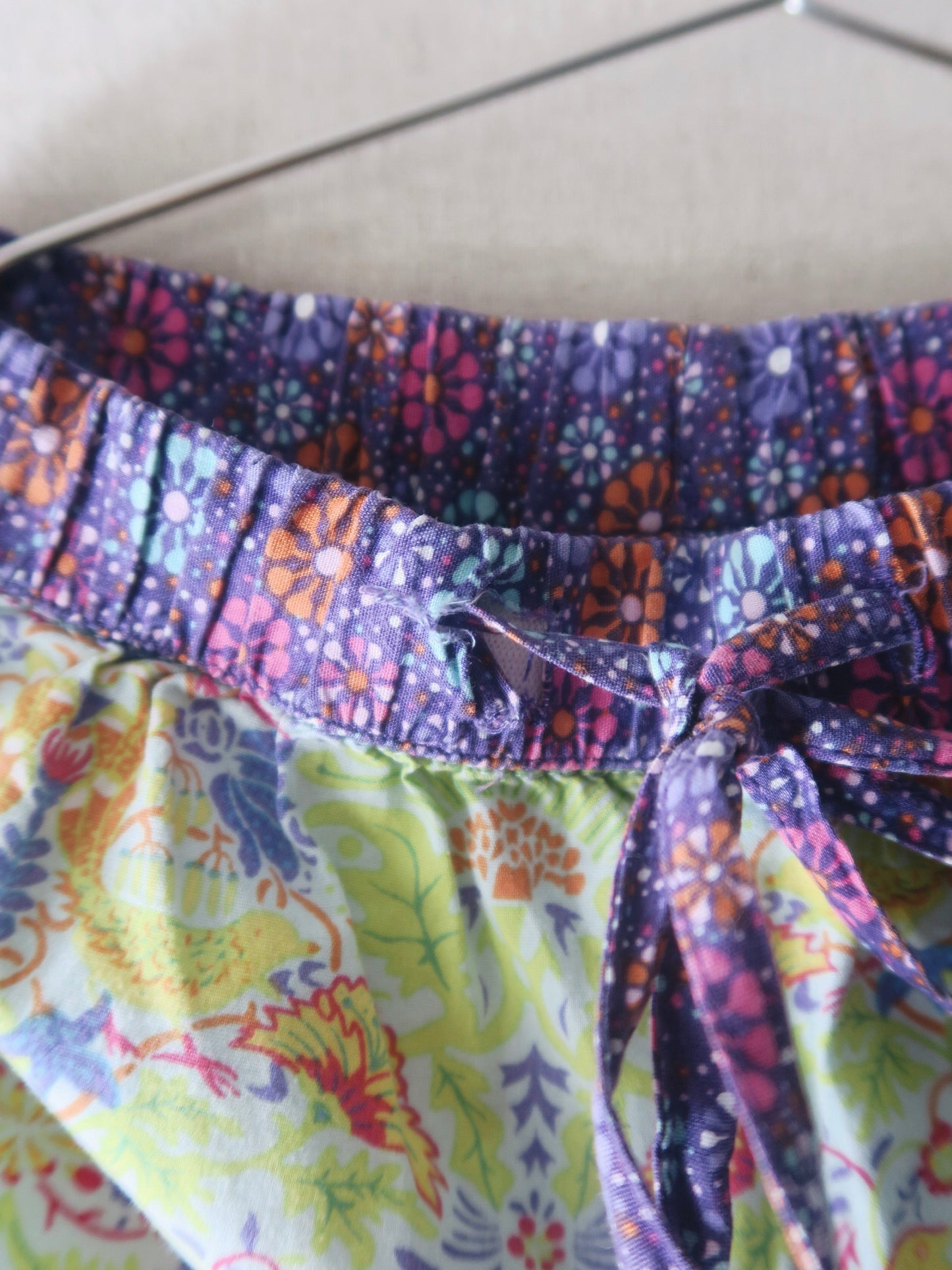 Poppel Pre-loved - Mønstrede bukser - str. 3-4 år