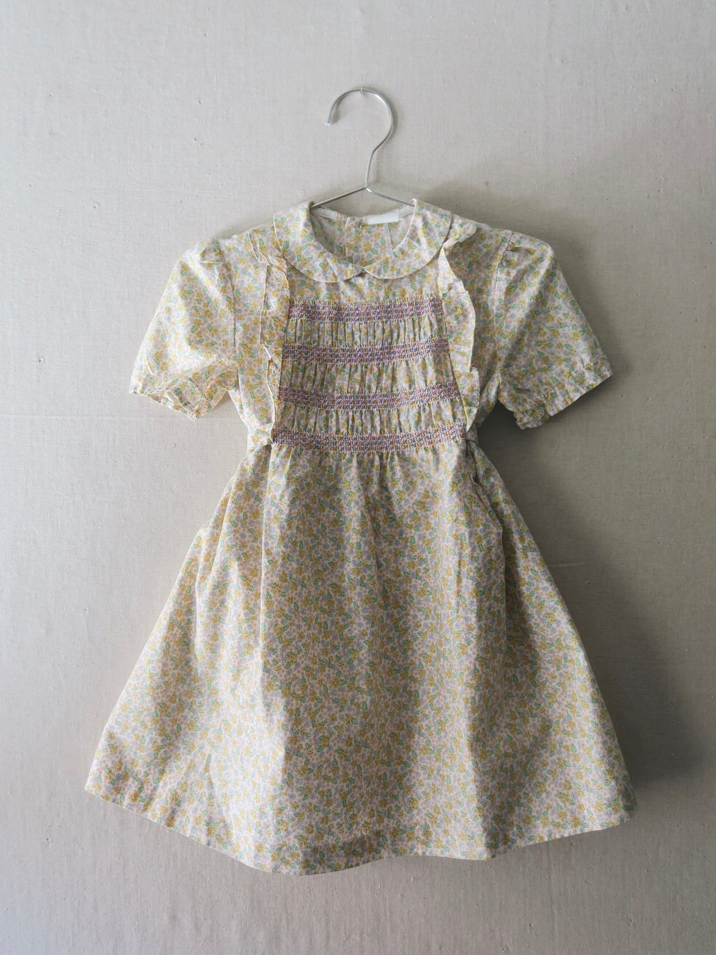 Poppel Pre-loved - Blomstret kjole m. smock - str. 4 år
