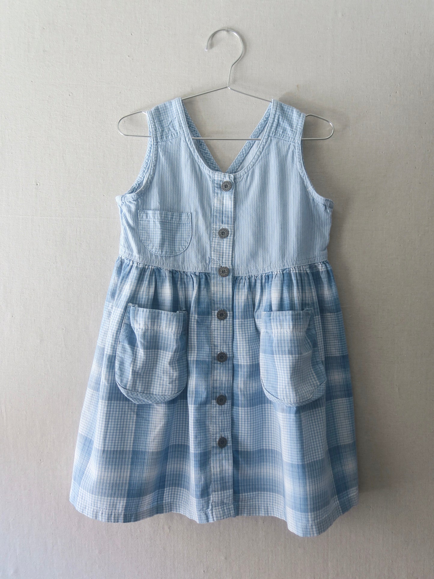 Poppel Pre-loved - Blåternet kjole - str. 3-4 år