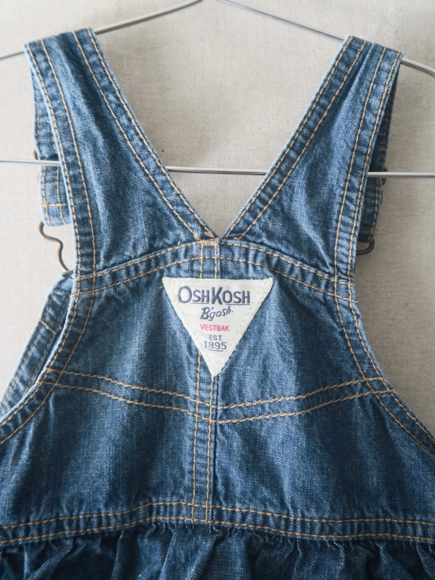 Poppel Pre-loved - OshKosh spencerkjole m. flæser - str. 1,5 år