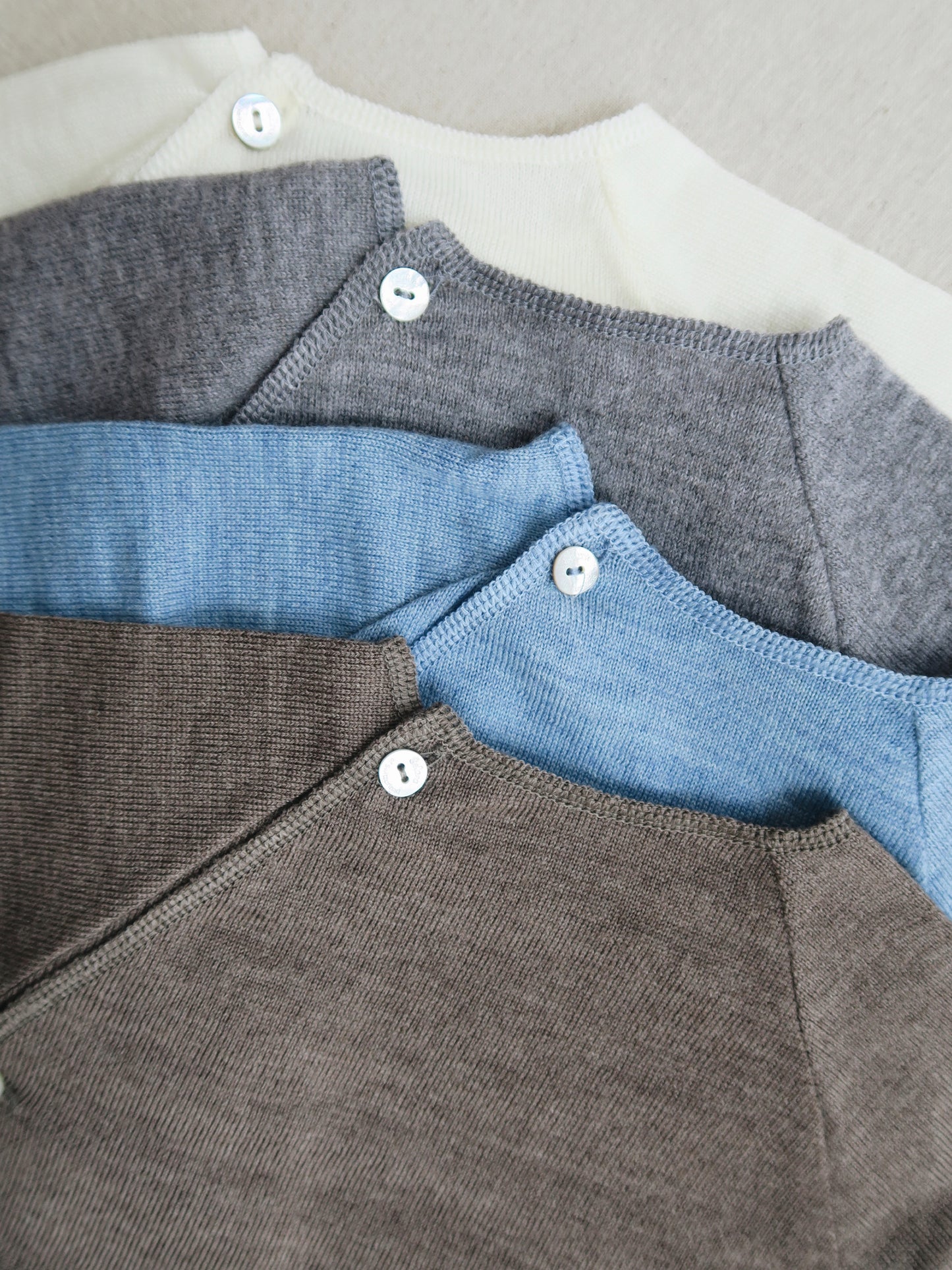 Selana - Fine Knit Wool Wrap Blouse - Natur & Grey